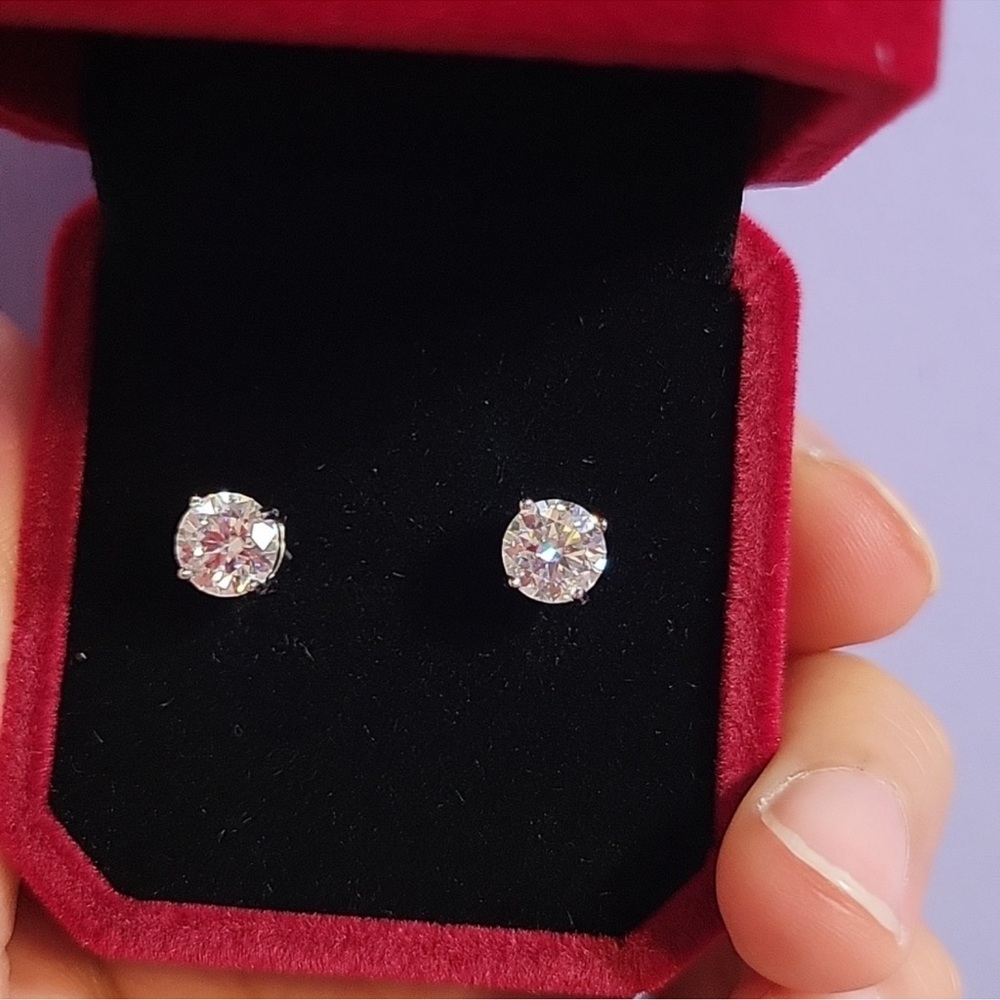 Elegant Silver Stud Earrings - Picture 2 of 4